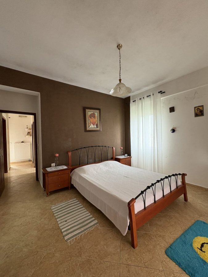 Spacious 3-Bedroom House with Garden & Mountain Views near Heraklion photo 5